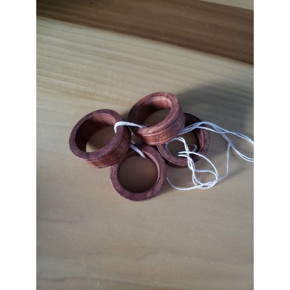 70s‎ Wooden Napkin Rings - Picture 1 of 3
